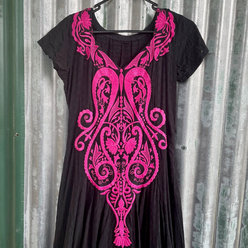 1980's Embroidered Black Hot Pink Dress Mid Length Cap Sleeve Sz S - OOAK - Phoenix Menswear