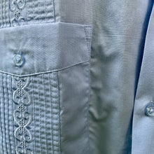 Load image into Gallery viewer, 1980's Vintage Guayabera Embroidered Pockets Pale Blue S/S Shirt Sz XL - OOAK - Phoenix Menswear