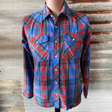 Load image into Gallery viewer, 1980's Vintage L/S Wrangler Western Shirt in Multicolour Plaid Sz M - OOAK - Phoenix Menswear