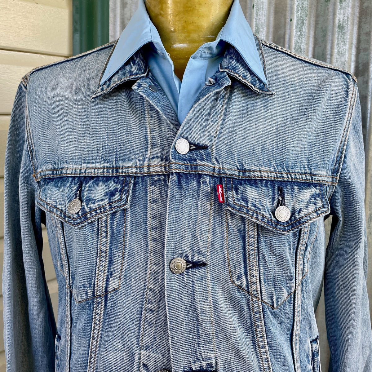 1990's Vintage Levis Red Tab Denim Jacket Blue Sz M - OOAK 