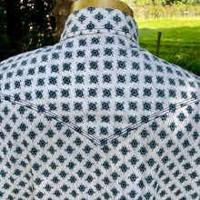 Load image into Gallery viewer, 1990's Vintage Western Geometric Print Blue White Cotton L/S Shirt Snaps Sz XL - OOAK - Phoenix Menswear