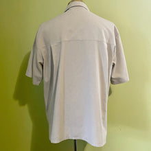 Load image into Gallery viewer, 1970s Vintage Cream & Peach Embroidered Guayabera S/S Shirt Sz M - OOAK - Phoenix Menswear