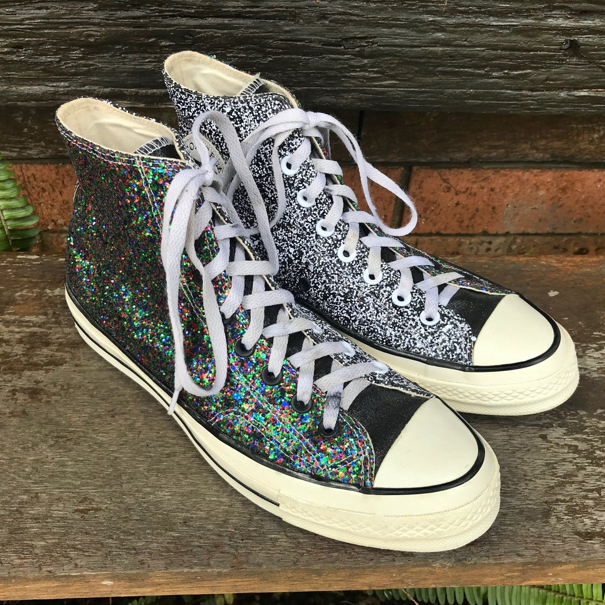 Glitter hotsell chucks women's