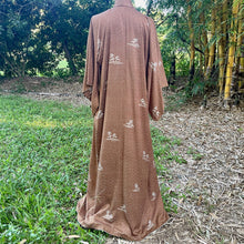 Load image into Gallery viewer, 1960&#39;s Vintage Kimono Brown Tan Silk Duster Lined Made in Japan Sz - OOAK - Phoenix Menswear