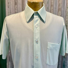 Load image into Gallery viewer, 1970's Vintage Men's Light Green S/S Shirt Sz M / L - OOAK - Phoenix Menswear