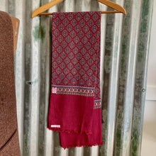 Load image into Gallery viewer, 1970's Vintage Wool Ascot Cravat Neck Scarf Classic Pink Blue Made in Italy -  20 x 120 cm - OOAK