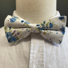 Load image into Gallery viewer, Bow Tie and Braces Suspenders Set - White with Blue Floral - Phoenix Menswear