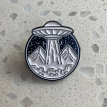 Load image into Gallery viewer, Enamel Pin - UFO - Phoenix Menswear