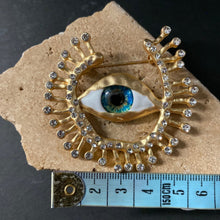 Load image into Gallery viewer, Large Eye Brooch - Gold - Phoenix Menswear