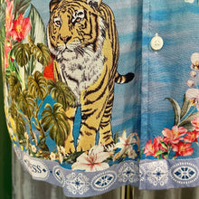 Load image into Gallery viewer, Vintage Guess White Tropical Tiger Design Floral S/S Shirt Viscose Sz L - OOAK - Phoenix Menswear