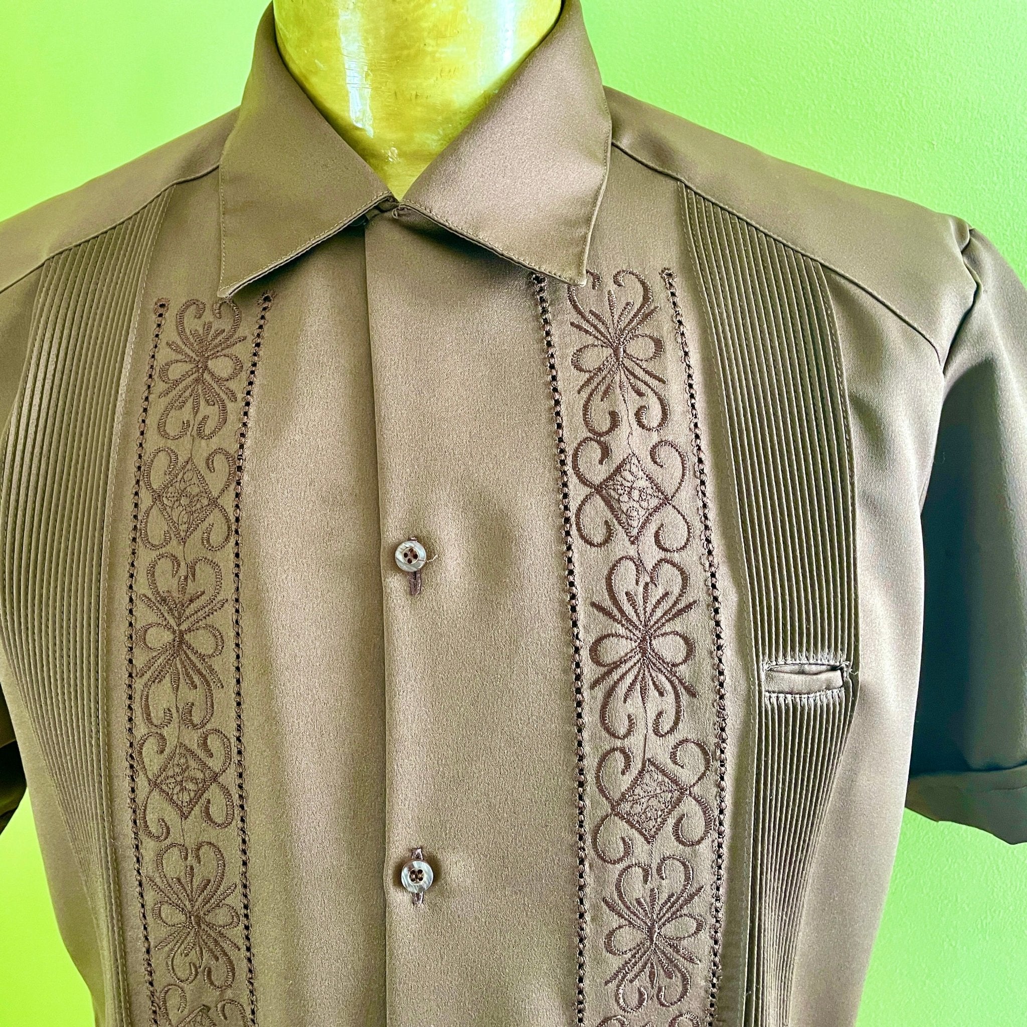 1970's Vintage Brown Mexican Guayabera Embroidered S/S Shirt