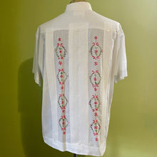 Load image into Gallery viewer, 1970s Vintage White Embroidered Floral Guayabera S/S Shirt Pockets Sz 3XL - OOAK - Phoenix Menswear