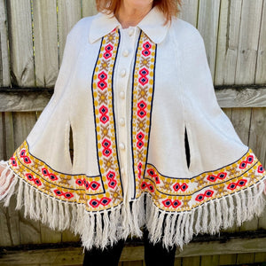 1970's Vintage Women's White Knit Cape Poncho Floral Edge Fringe One Size - OOAK - Phoenix Menswear