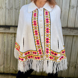 1970's Vintage Women's White Knit Cape Poncho Floral Edge Fringe One Size - OOAK - Phoenix Menswear