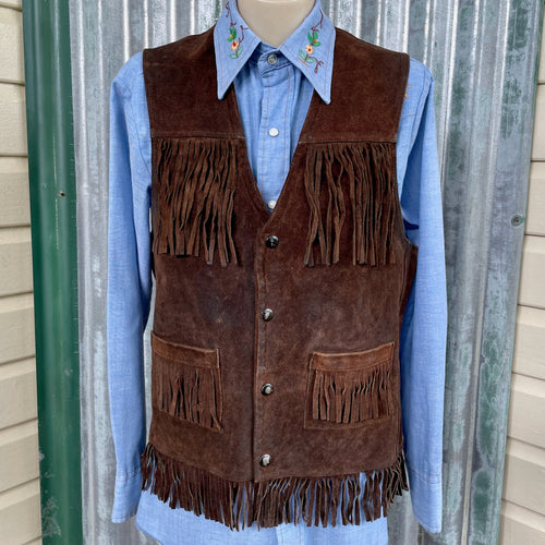 1970s Vintage Unisex Brown Suede Leather Fringed Vest Snaps Handmade Boho Hippie Sz S - OOAK - Phoenix Menswear
