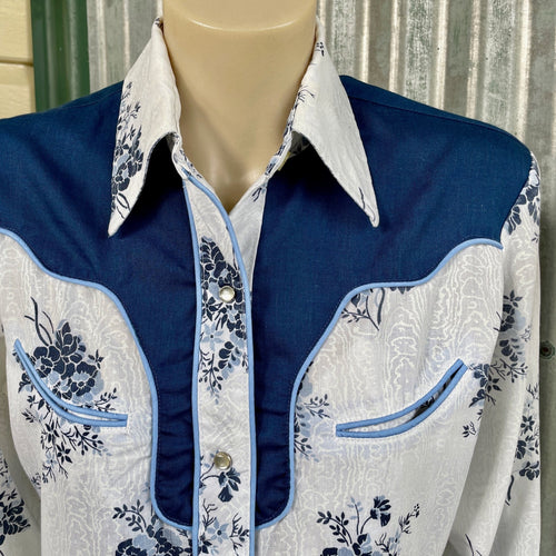 1970's Women's Vintage Western Blue White Floral L/S Shirt Snaps Piping Made in USA Sz S - OOAK - Phoenix Menswear