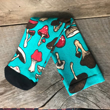 Load image into Gallery viewer, Bamboo Socks - Mushroom Fields - Size S/M - Phoenix Menswear