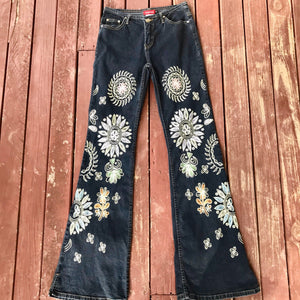 Bebe Women's Flared Jeans in Dark Denim with Embroidery Sz 26 - OOAK - Phoenix Menswear