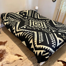 Load image into Gallery viewer, Inca Design Alpaca Wool Lightweight Woven Blanket Black White Geometric Reversible Made in Ecuador Queen Double Single Bed - Phoenix Menswear