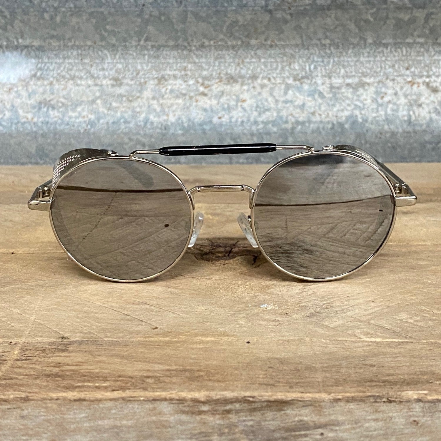 mesh side sunglasses in silverreflective