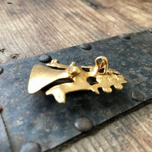 Load image into Gallery viewer, Vintage 1970&#39;s South American Tumbaga Pendant Gold Alloy - OOAK - Phoenix Menswear