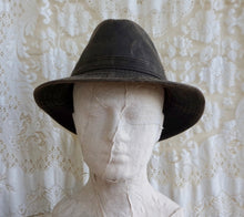 Load image into Gallery viewer, Waxed Cotton Short Brimmed Safari Hat Outdoors Water Repellent - Phoenix Menswear