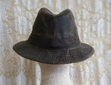 Load image into Gallery viewer, Waxed Cotton Short Brimmed Safari Hat Outdoors Water Repellent - Phoenix Menswear