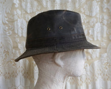 Load image into Gallery viewer, Waxed Cotton Short Brimmed Safari Hat Outdoors Water Repellent - Phoenix Menswear