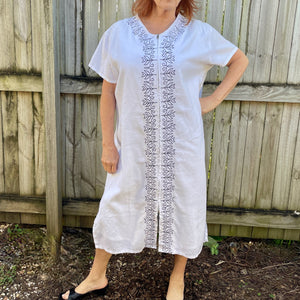 White Linen Sandra Steiner Kaftan Dress Zippered Black Leaf Embroidery Short Sleeve Sz L - OOAK - Phoenix Menswear