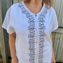 Load image into Gallery viewer, White Linen Sandra Steiner Kaftan Dress Zippered Black Leaf Embroidery Short Sleeve Sz L - OOAK - Phoenix Menswear